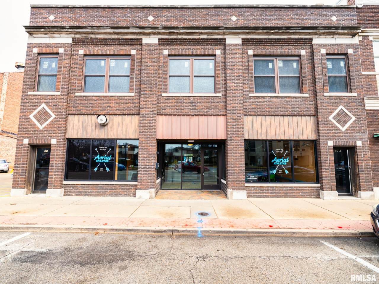 215 Court Street - Photo 1