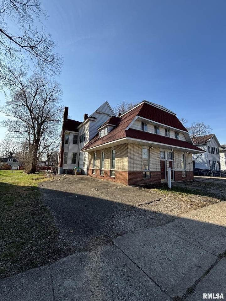 331 4TH Street - Photo 1