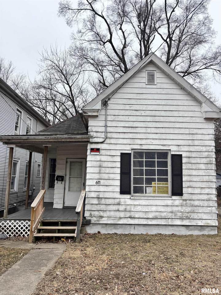 611 Haungs Avenue - Photo 1
