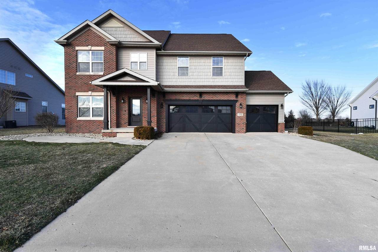 1260 Silver Oak Circle - Photo 1