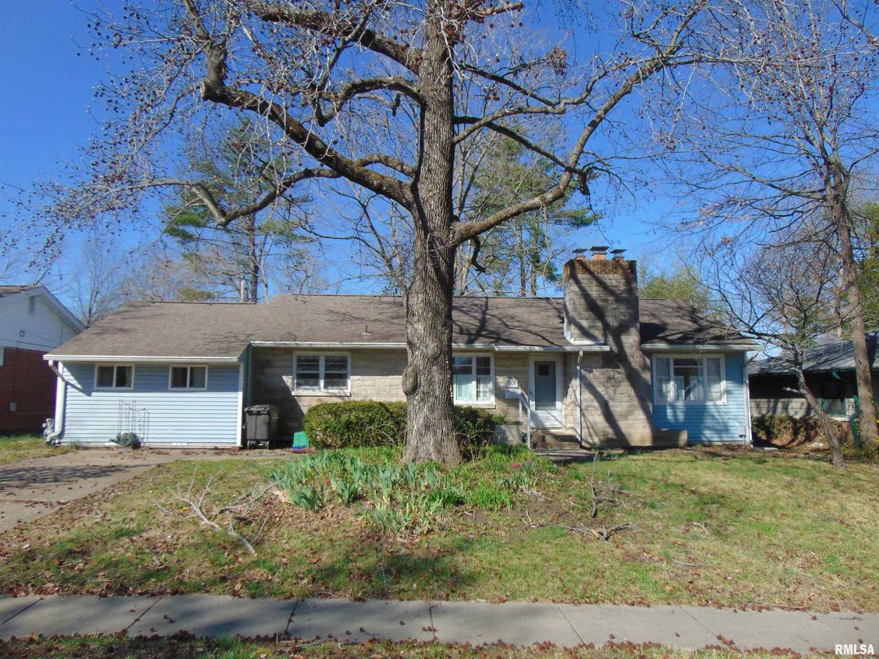608 Dixon Street - Photo 1