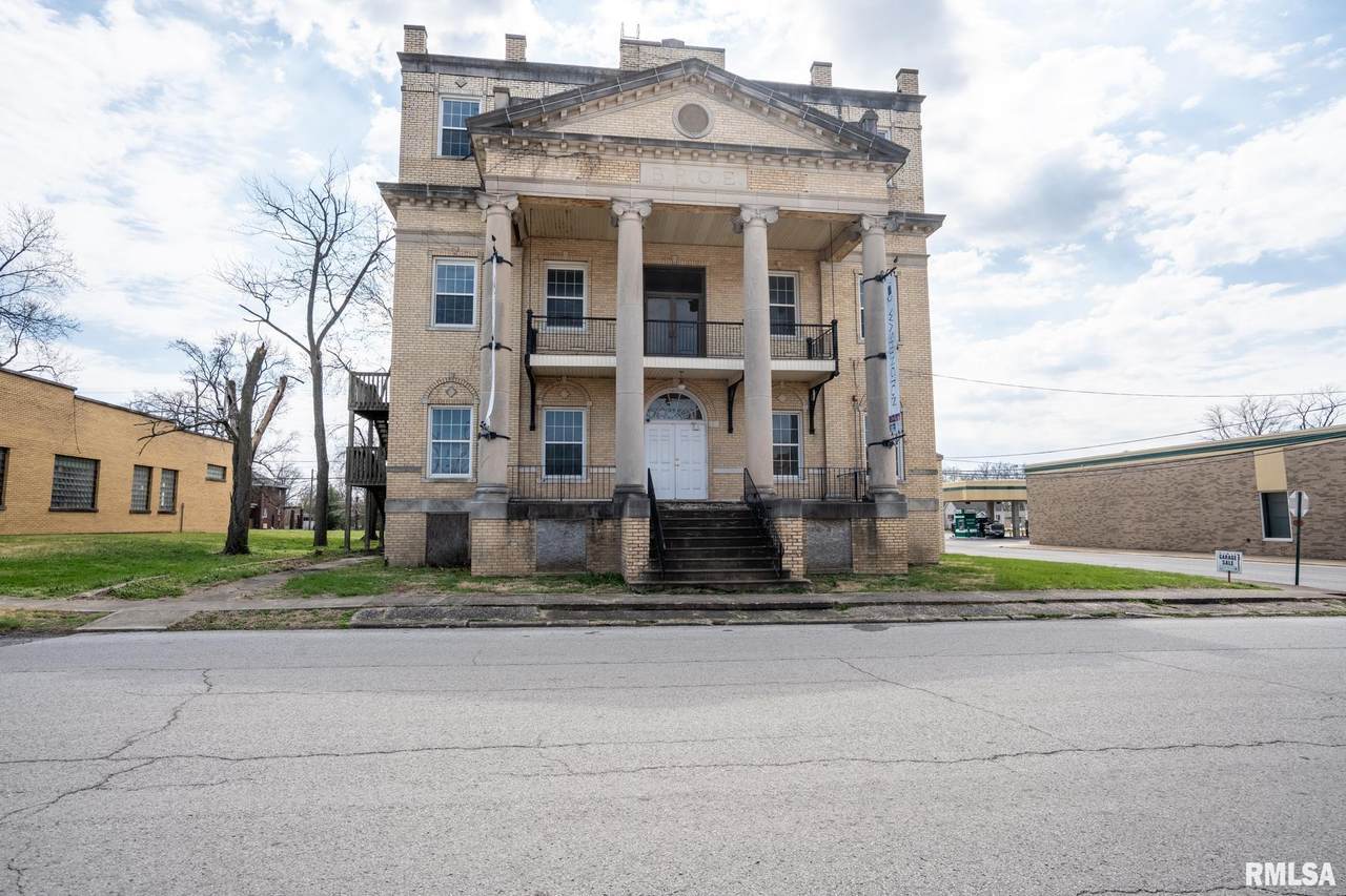 202 Oak Street - Photo 1
