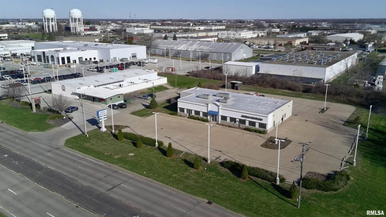 1613 Pioneer Parkway - Photo 1