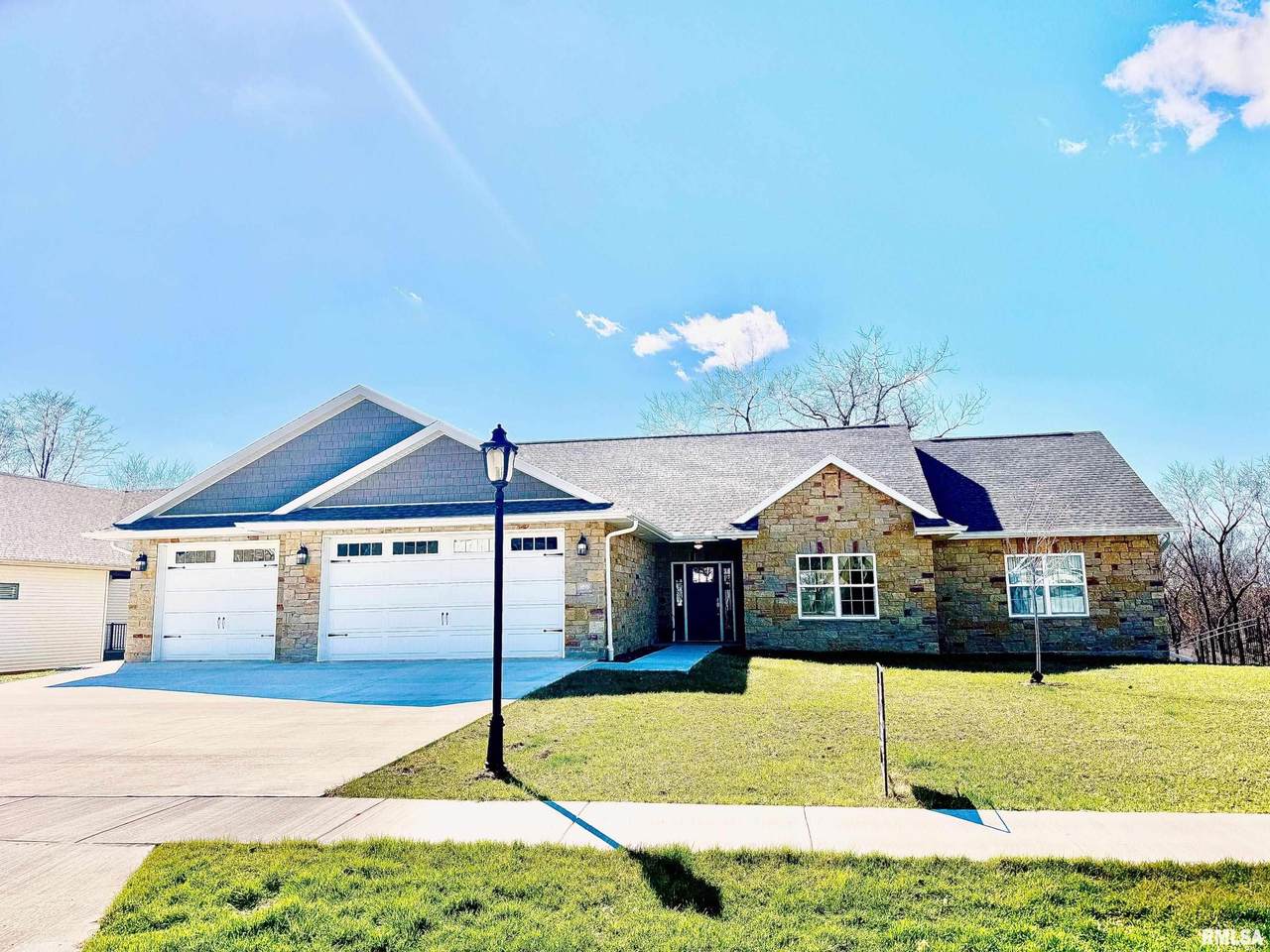 107 Samuel Court - Photo 1