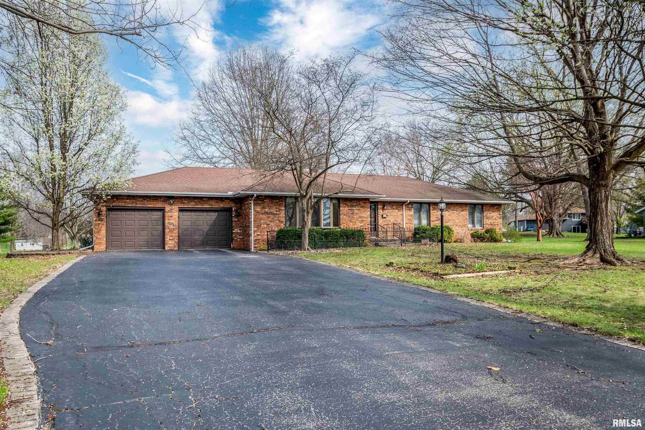 229 Whispering Oaks - Photo 1