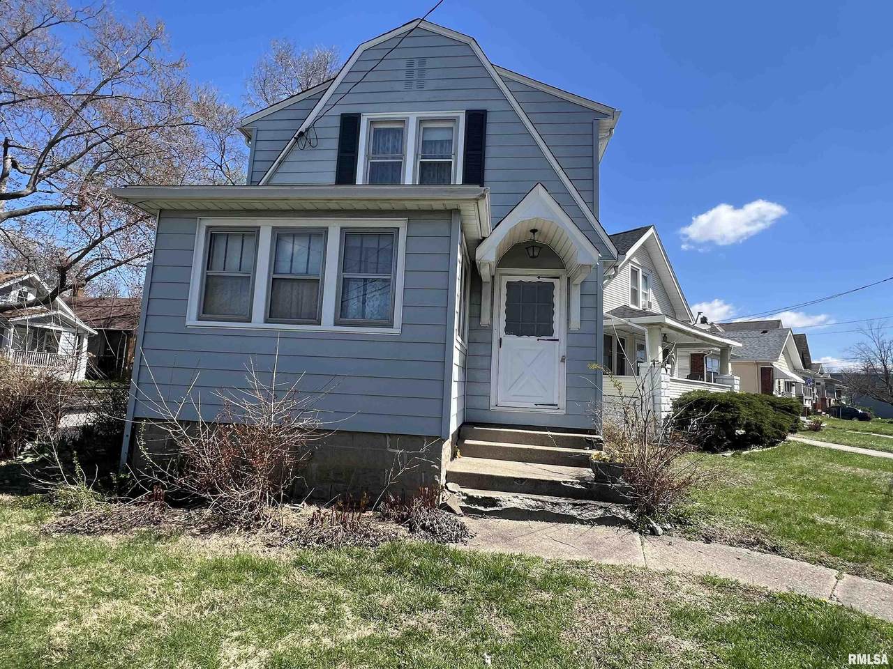 721 Loucks Avenue - Photo 1