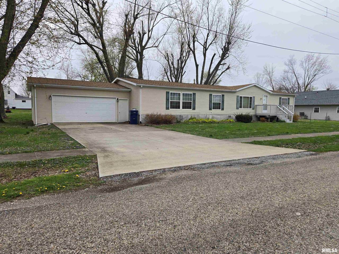 201 3RD Avenue - Photo 1