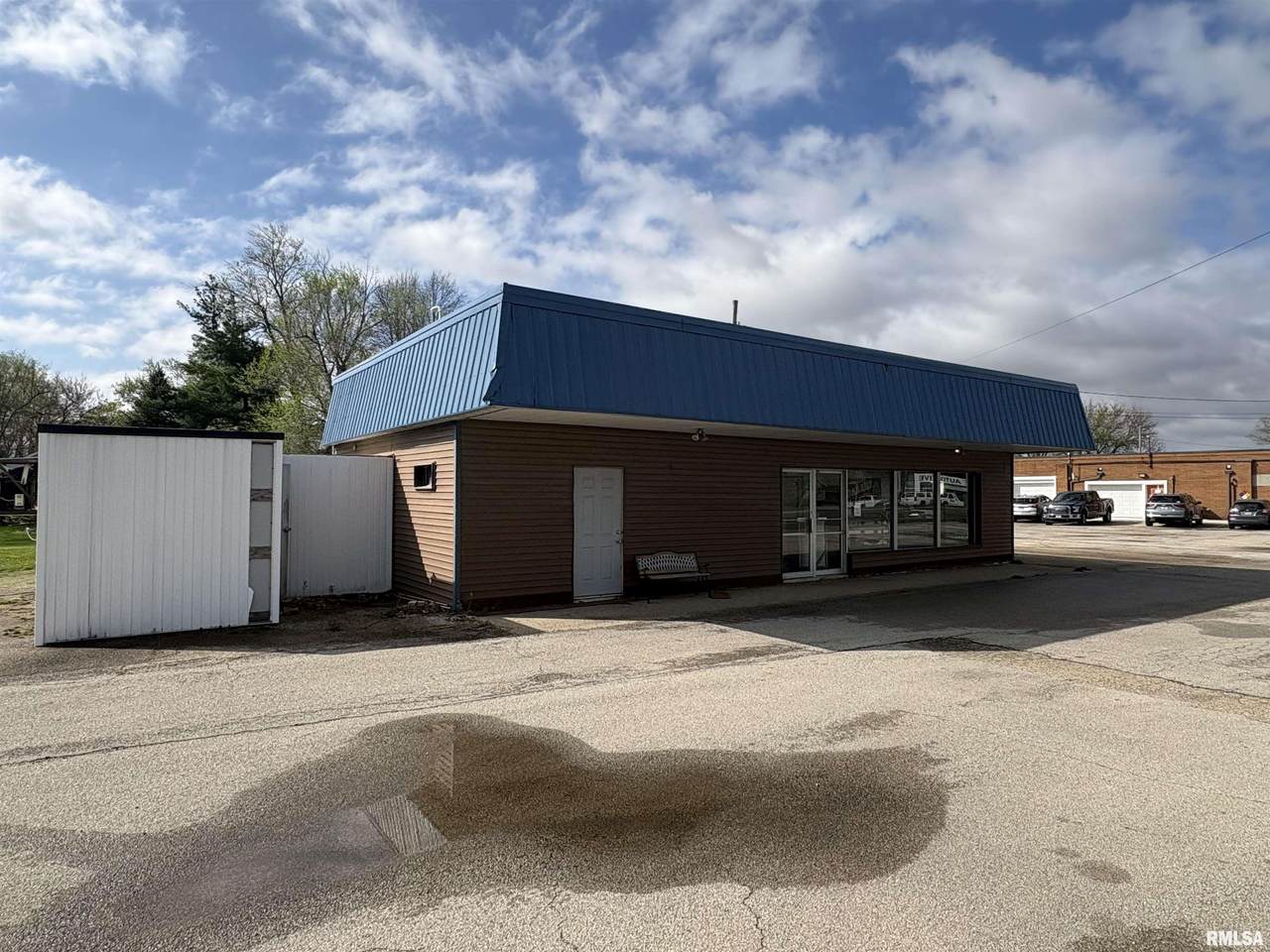 1004 Walnut Street - Photo 1