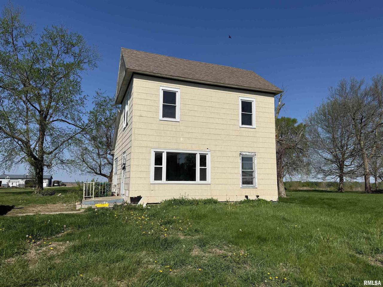 221 Bernadotte Street - Photo 1