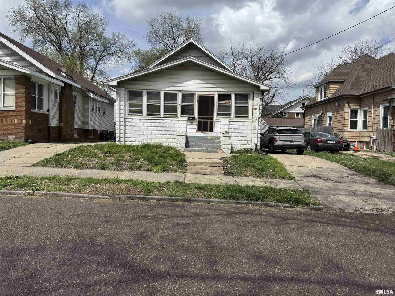 723 Behrends Avenue - Photo 1