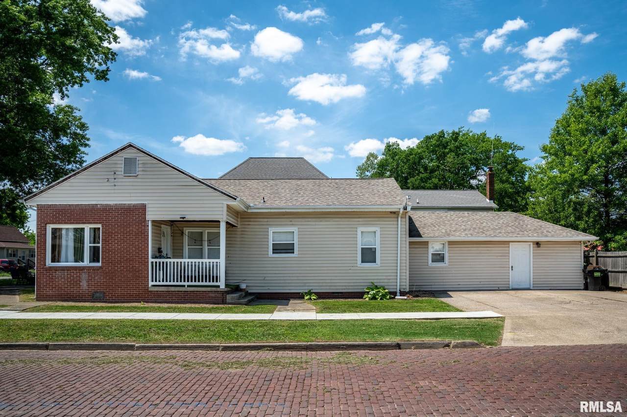 325 Webster Street - Photo 1