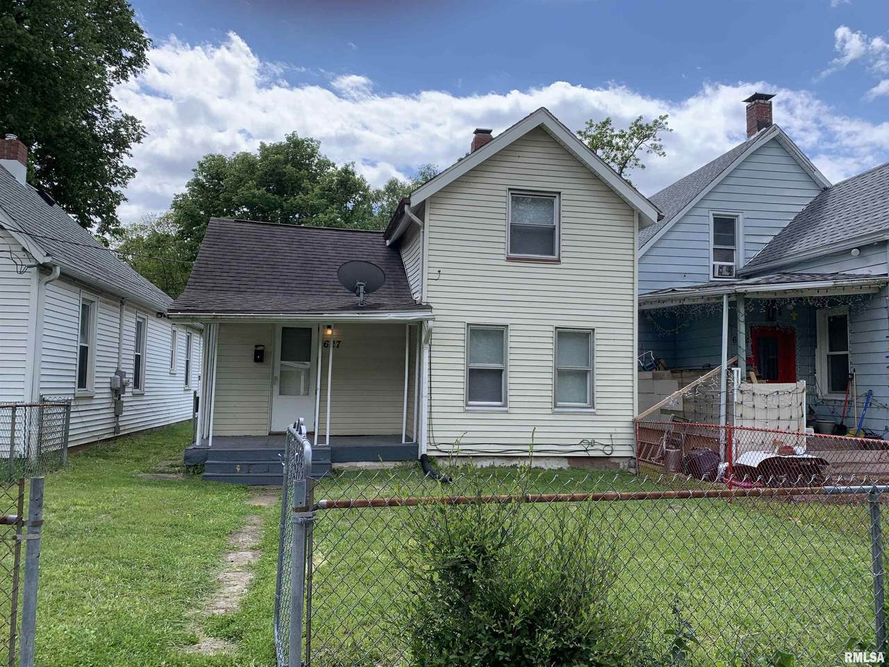627 Fairholm Avenue - Photo 1