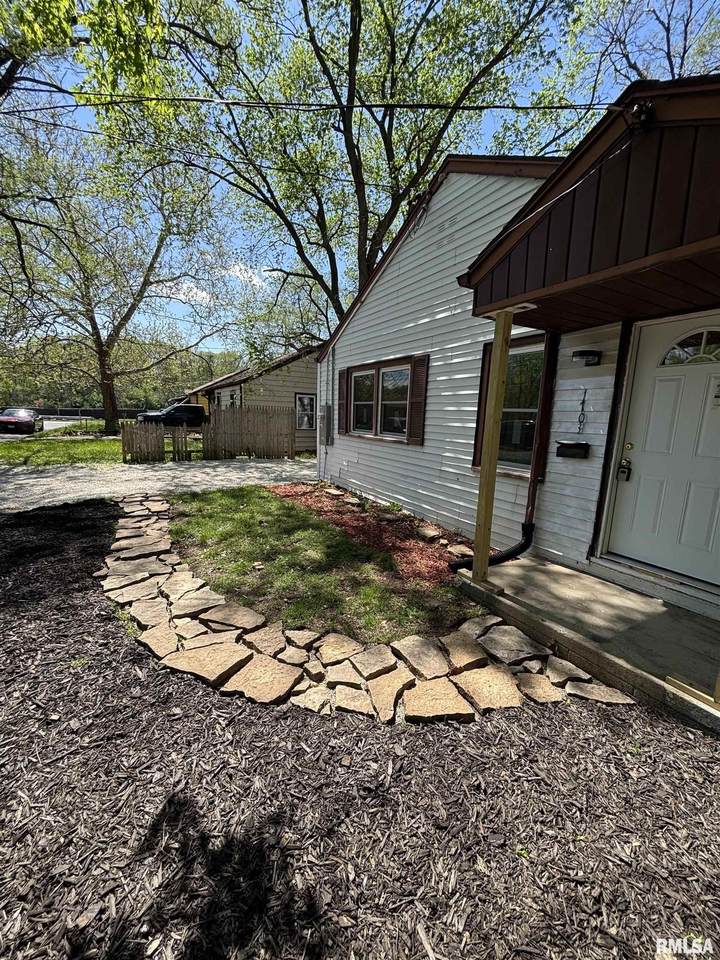 1703 Valley Avenue - Photo 1