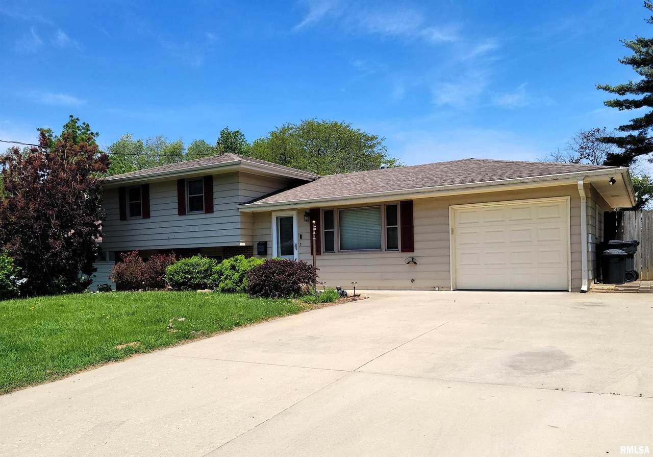 2217 Crestview Drive - Photo 1