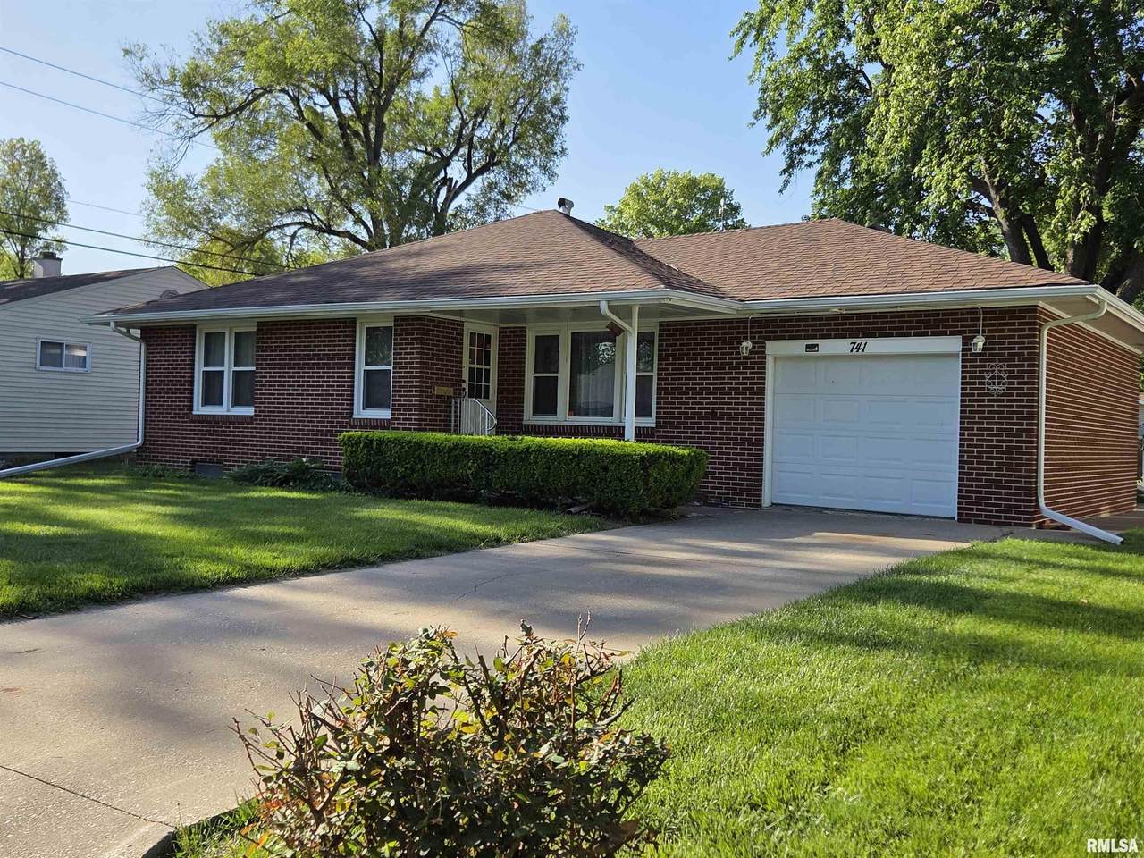 741 Bobby Avenue - Photo 1