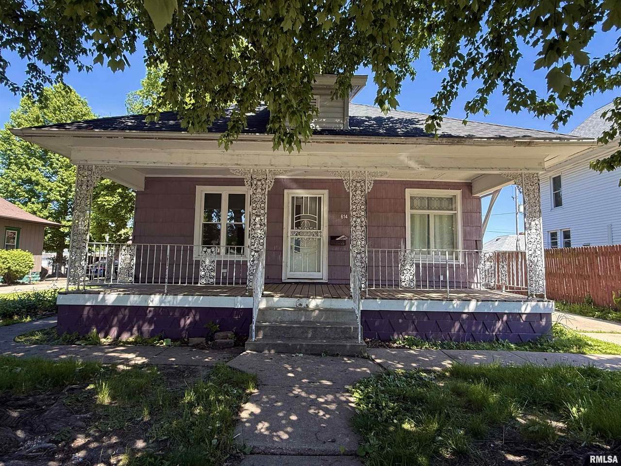 614 12TH Street - Photo 1
