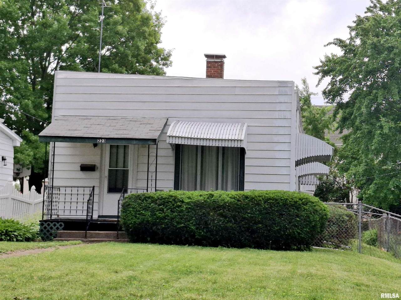 223 1ST Avenue - Photo 1
