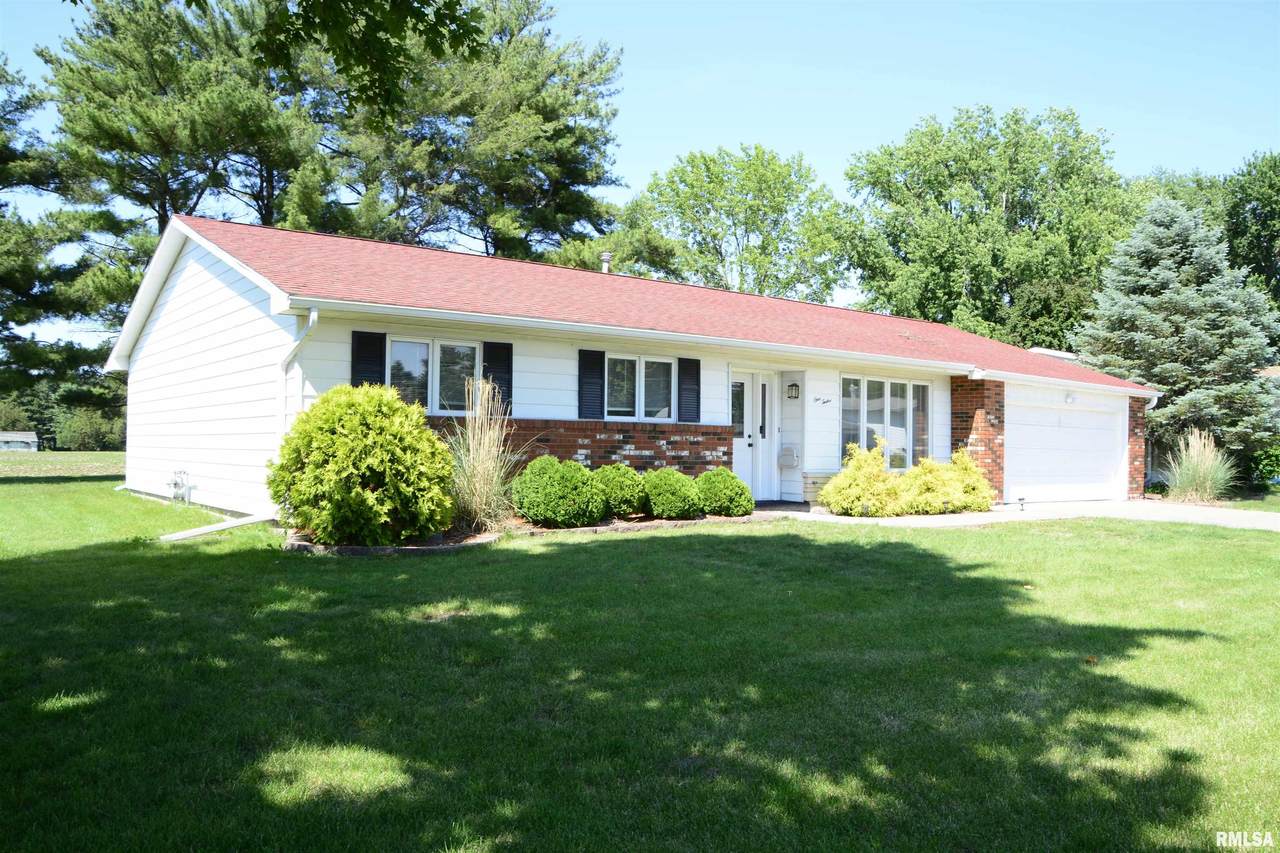 112 James Drive - Photo 1