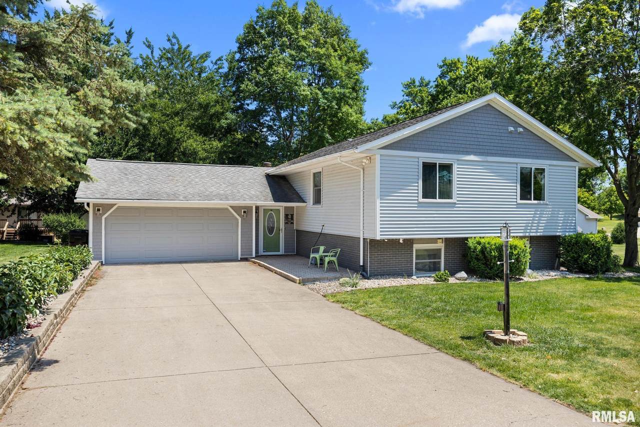 212 Ostrom Avenue - Photo 1