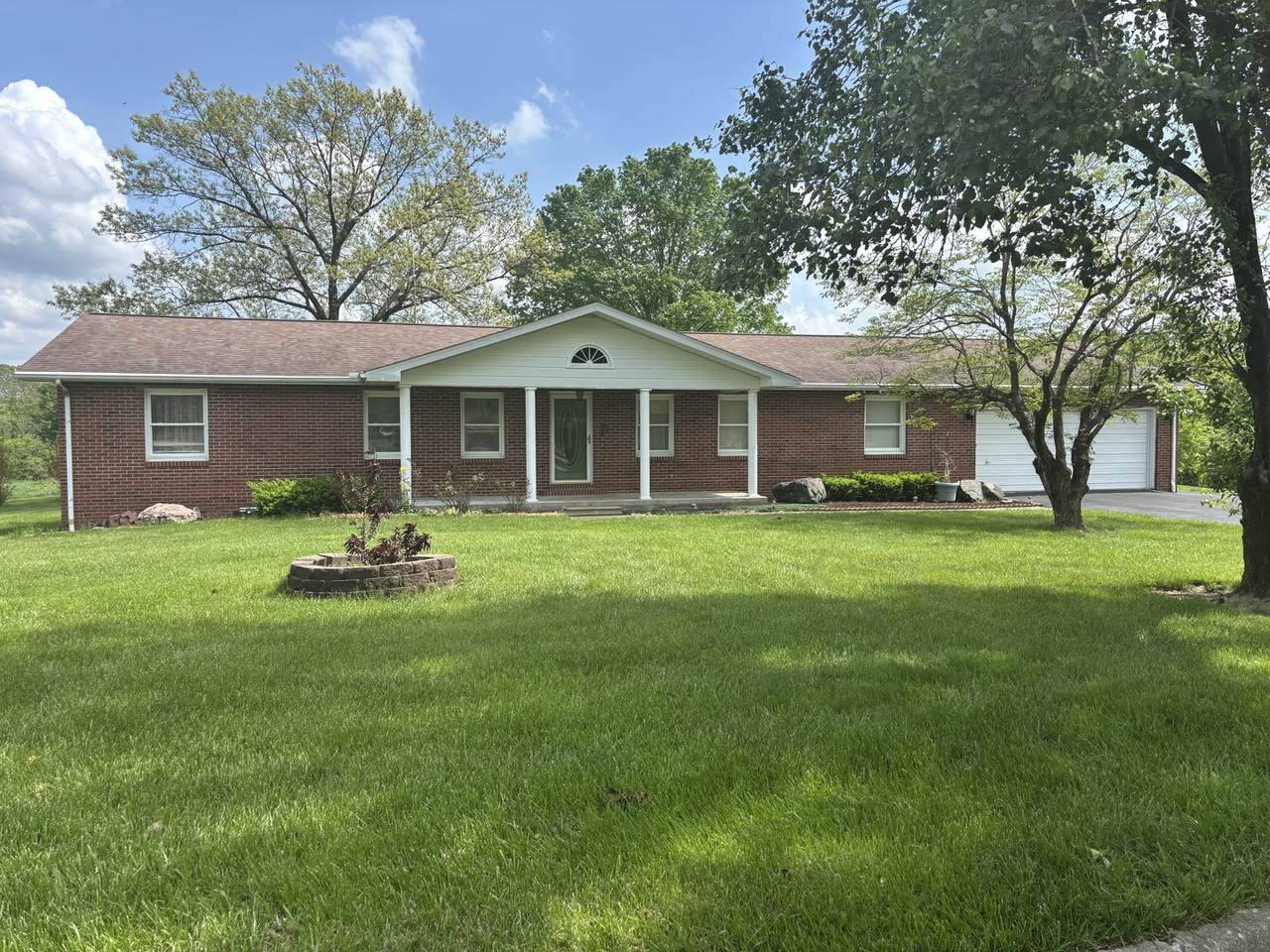 208 Holly Terrace - Photo 1