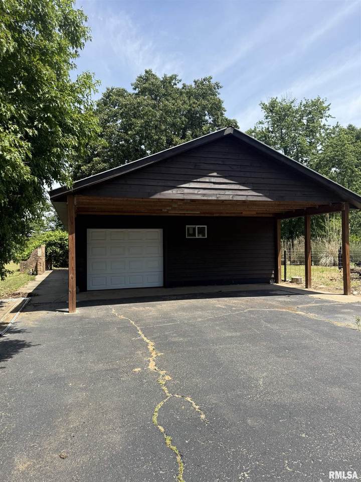 1110 County Road 960 North - Photo 1