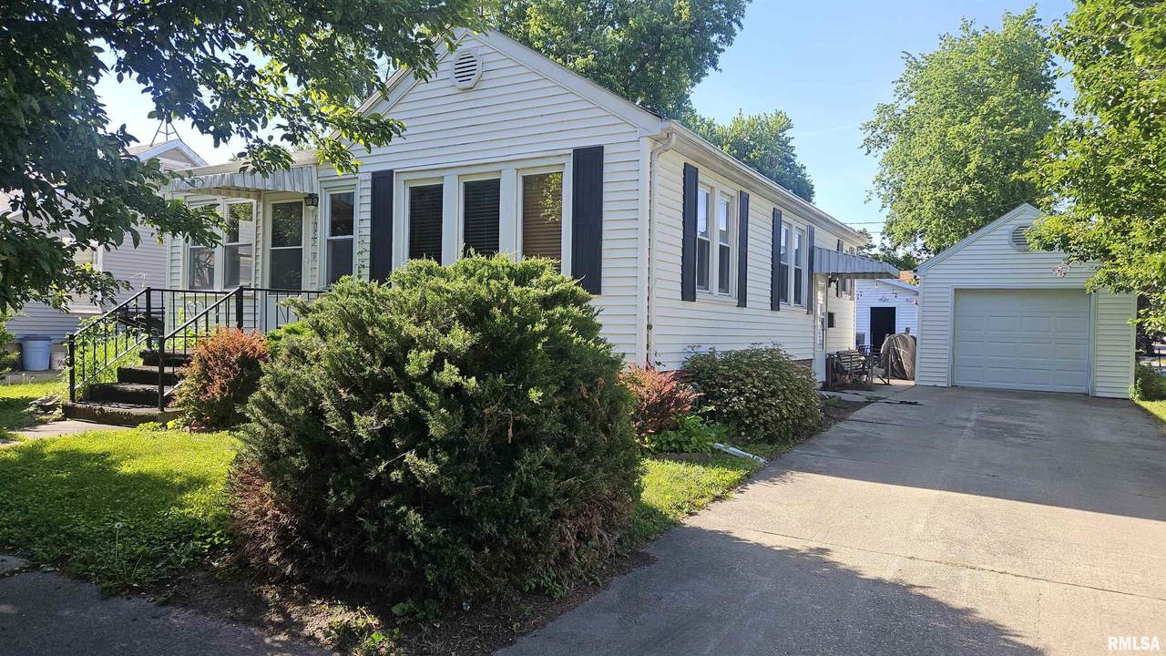 1055 Elm Street - Photo 1