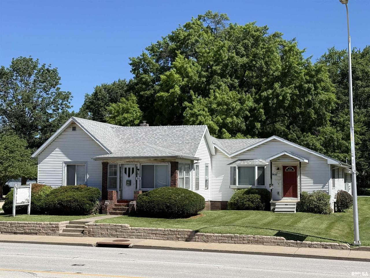 916 Jackson Street - Photo 1