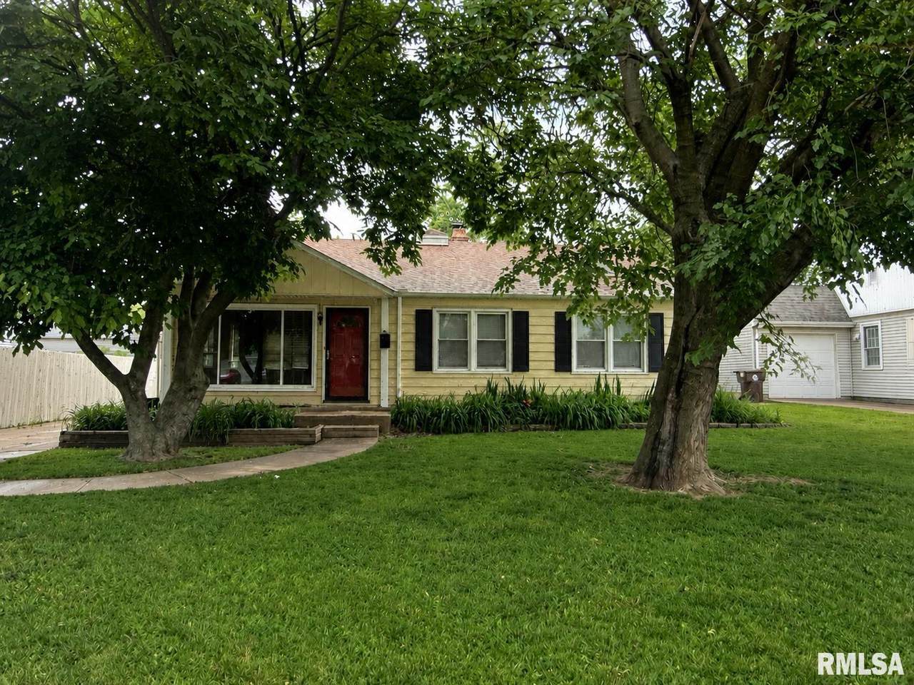 1011 Tripp Avenue - Photo 1