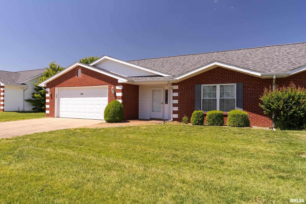 3206 Cherokee Drive - Photo 1