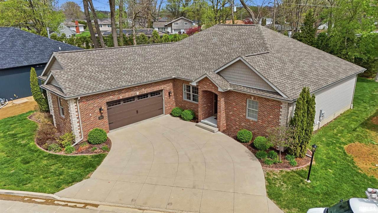 2717 Woods Edge Drive - Photo 1