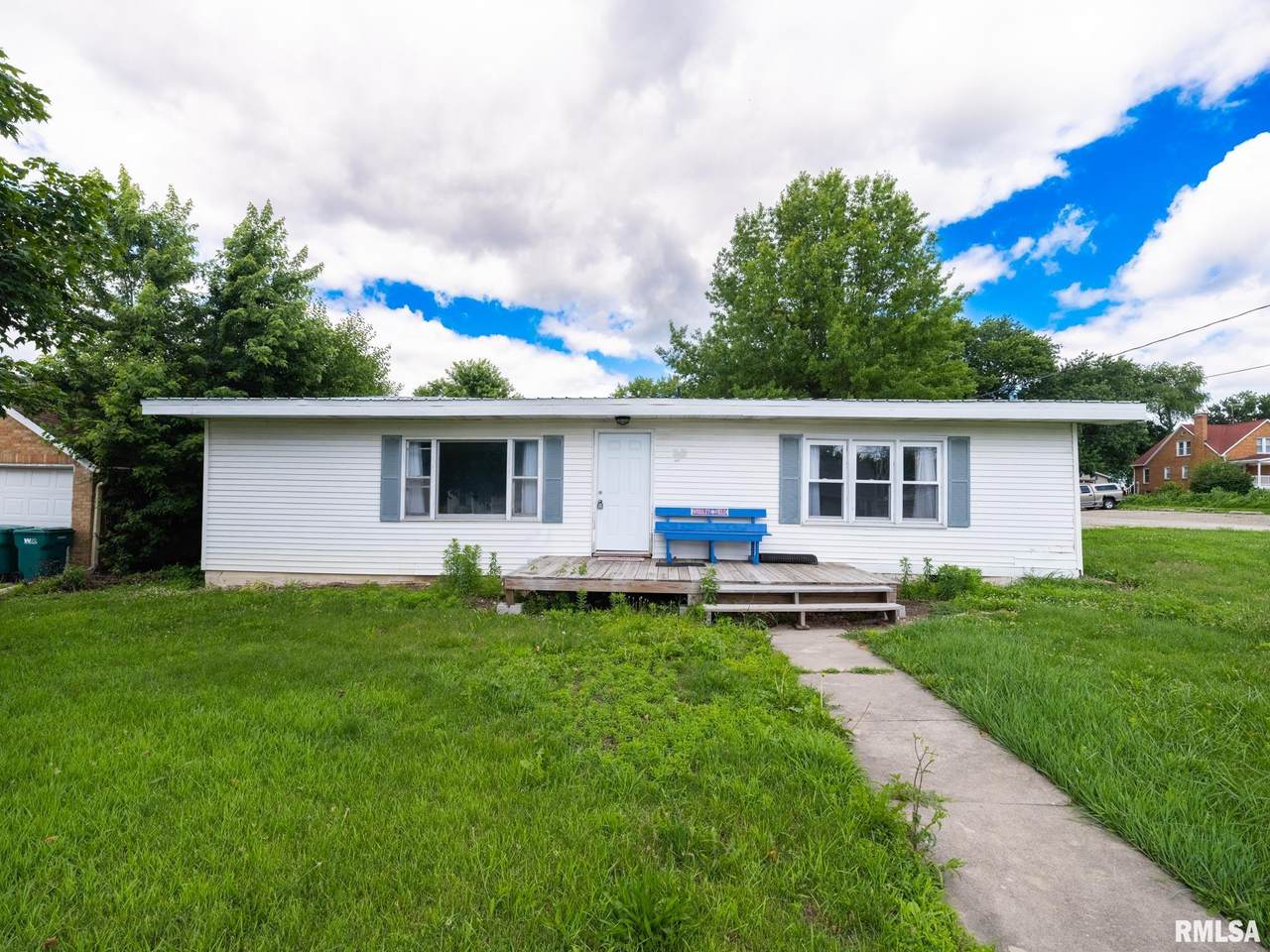 627 Fort Street - Photo 1