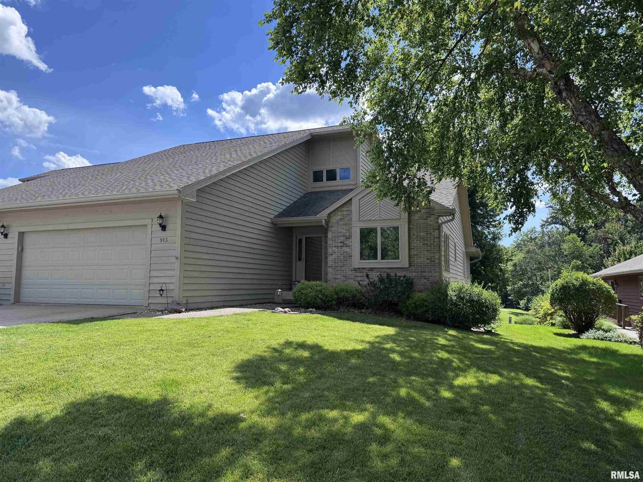 913 Bayberry Lane - Photo 1