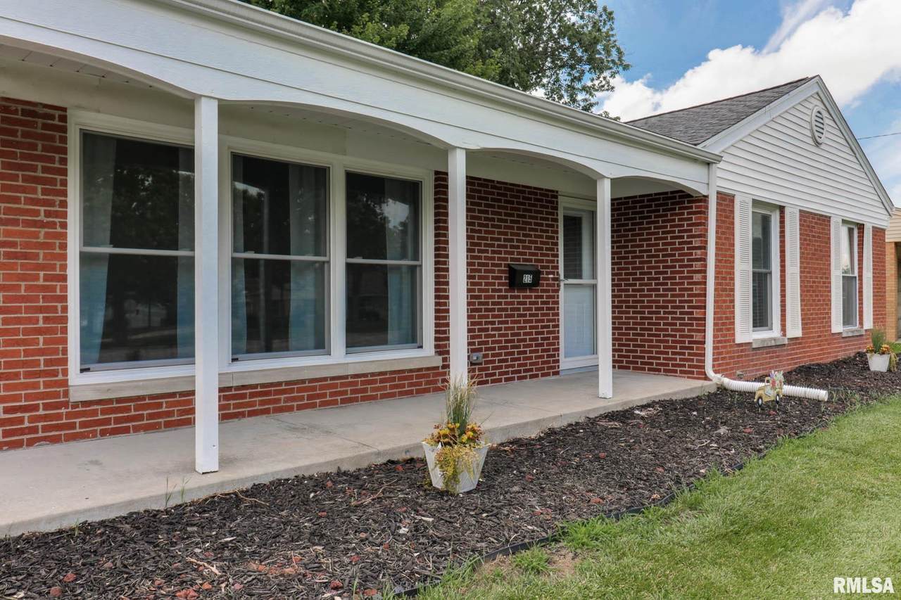 215 Fairway Drive - Photo 1