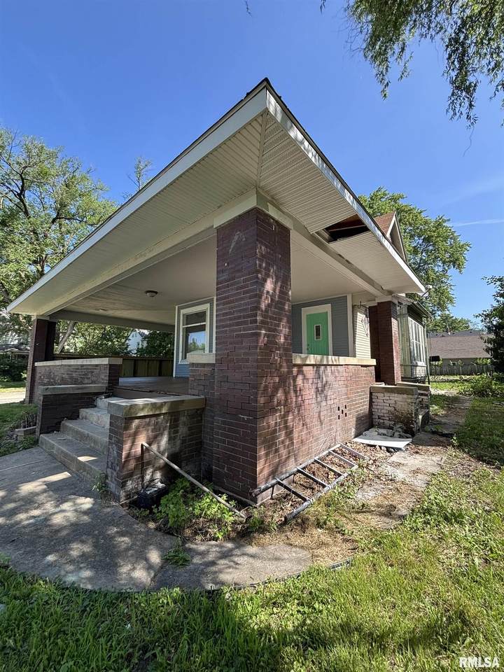 295 Barnes Street - Photo 1