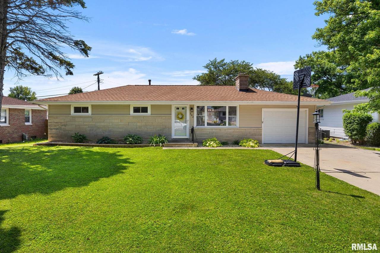202 Devonshire Road - Photo 1