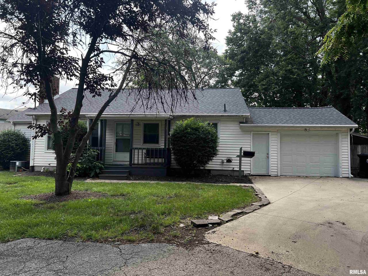 505 1/2 Bowles Drive - Photo 1