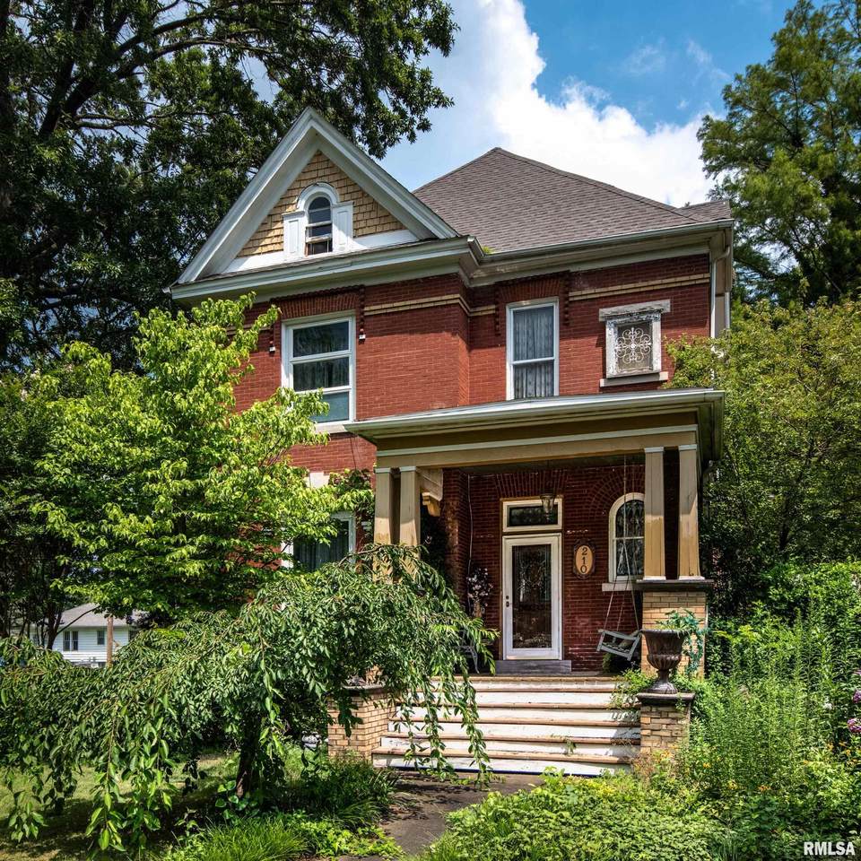 210 Boulevard Street - Photo 1