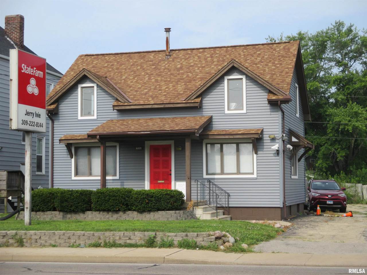2405 University Street - Photo 1
