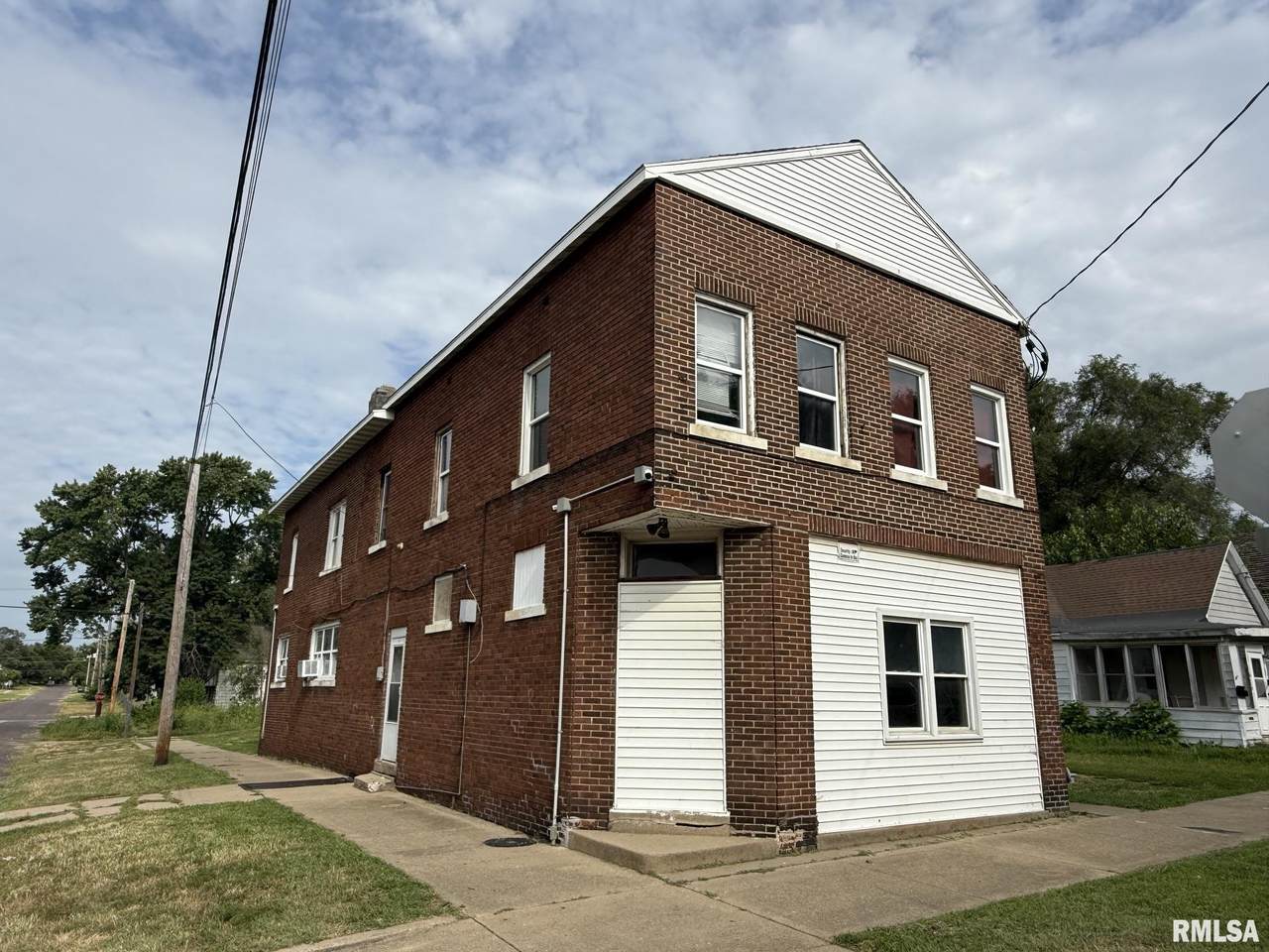 1421 Livingston Street - Photo 1