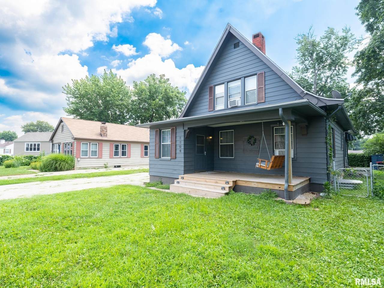 1104 10TH Street - Photo 1