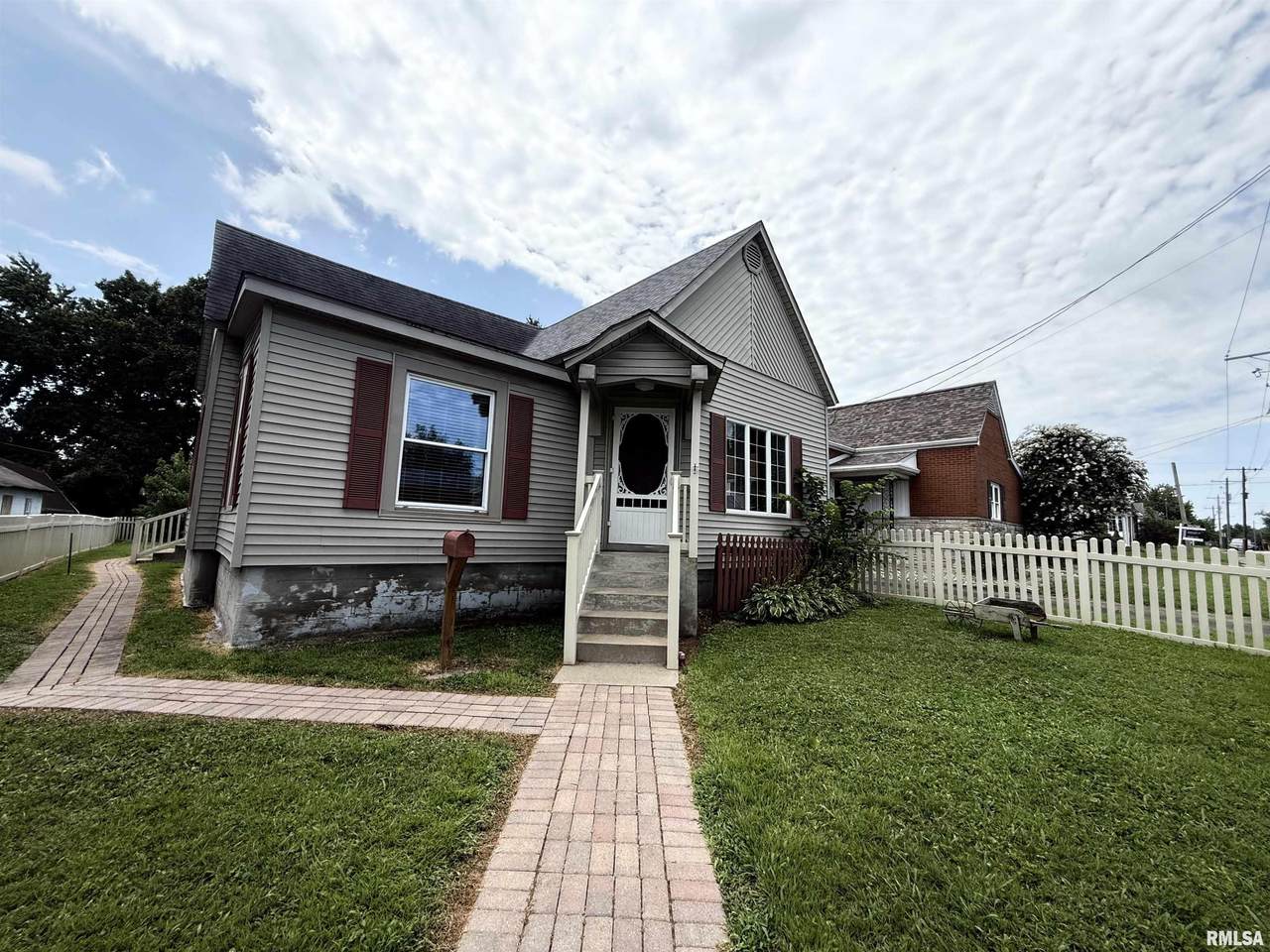 604 Monroe Street - Photo 1
