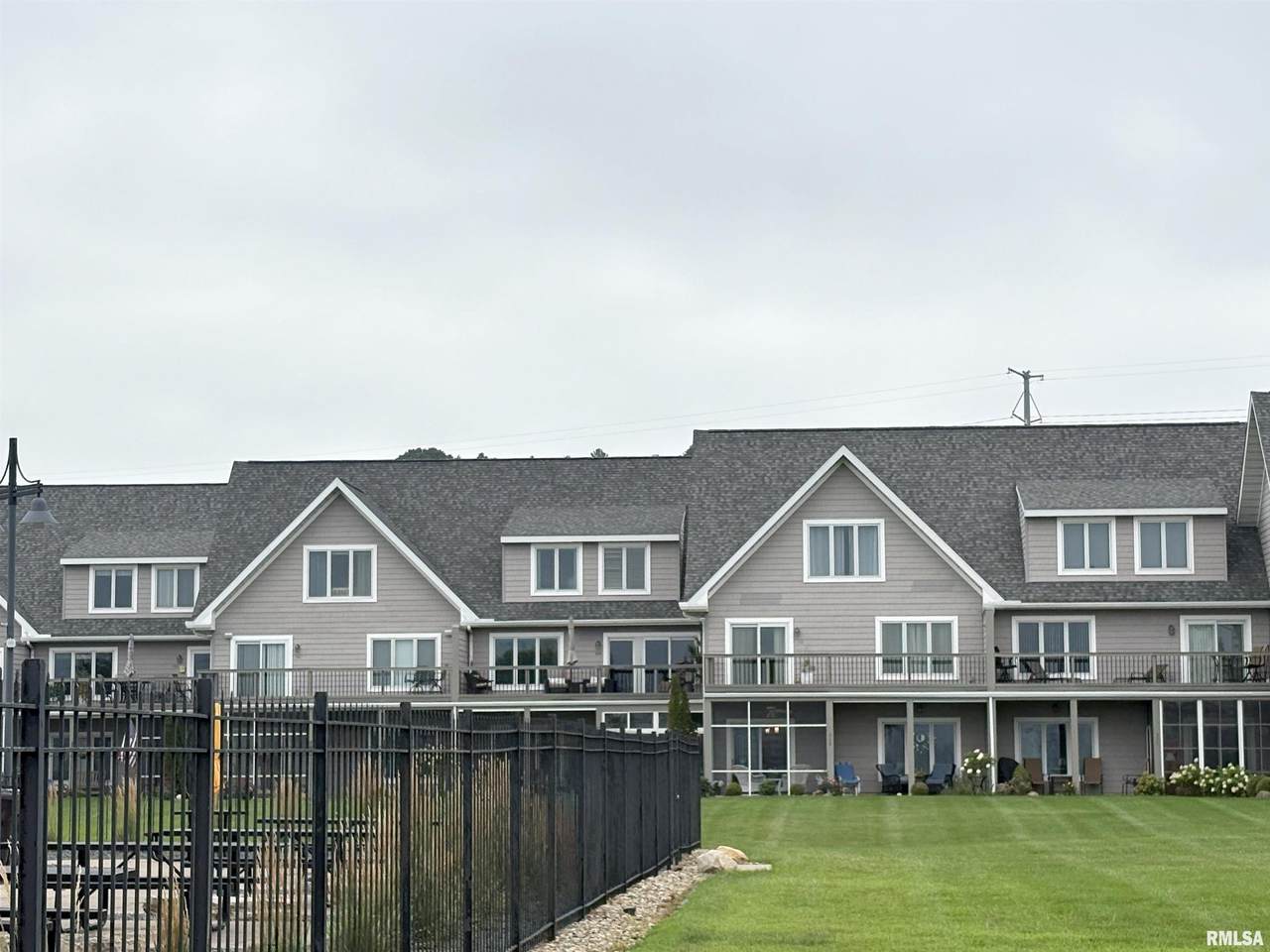 514 Harbor Pointe Drive - Photo 1