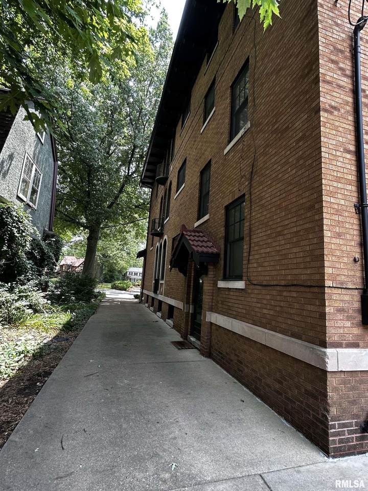 1725 Moss Avenue - Photo 1