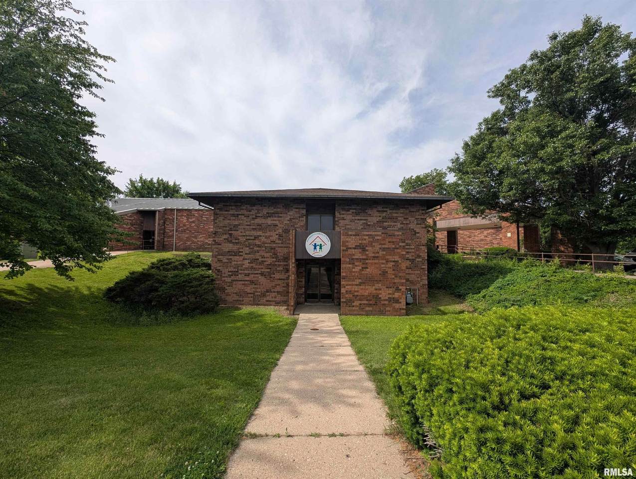 6400 University Street - Photo 1