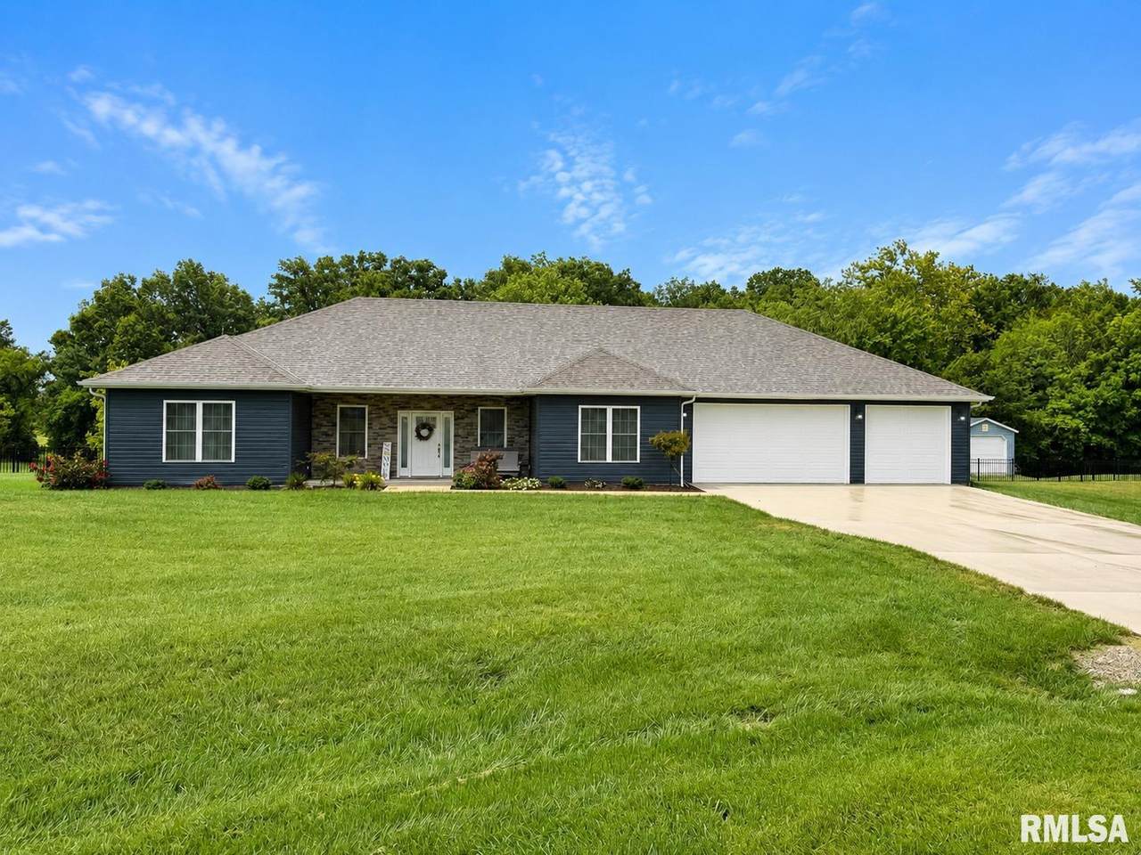 1711 Hickory Trail - Photo 1