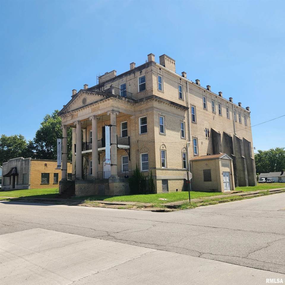 202 Oak Street - Photo 1