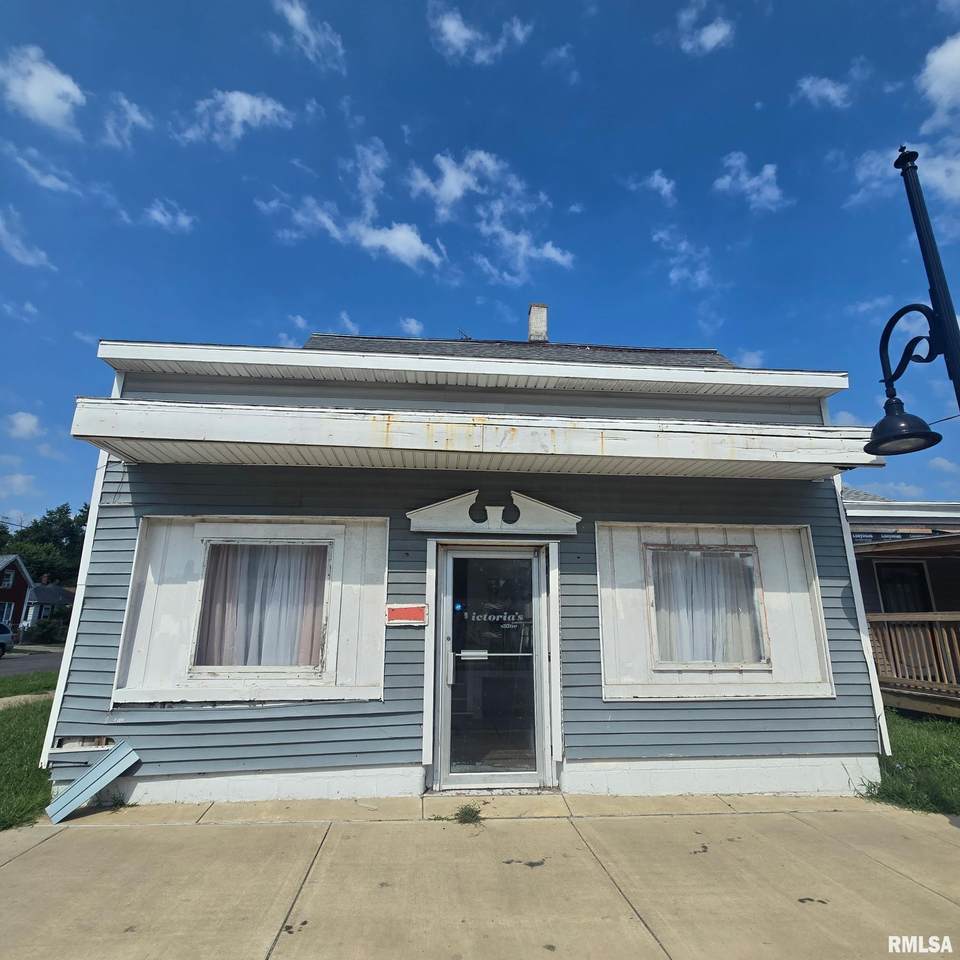733 Western Avenue - Photo 1