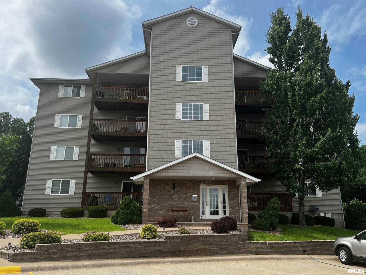 4024 Creek Hill Drive - Photo 1