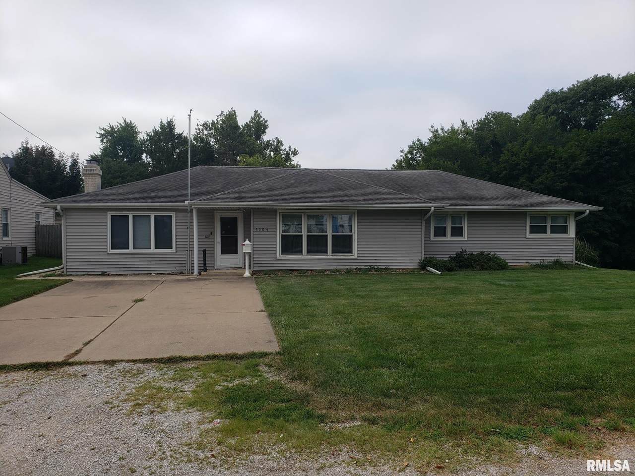 5204 8TH Avenue - Photo 1