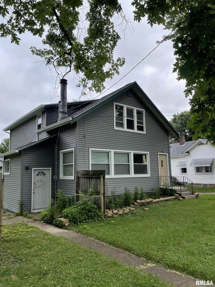 2705 25TH Avenue - Photo 1
